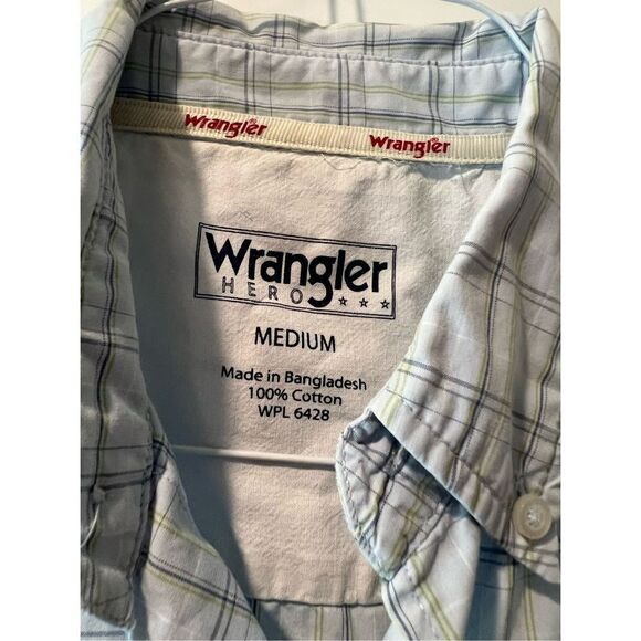 Men’s Wrangler button down light blue plaid shirt - Picture 3 of 8
